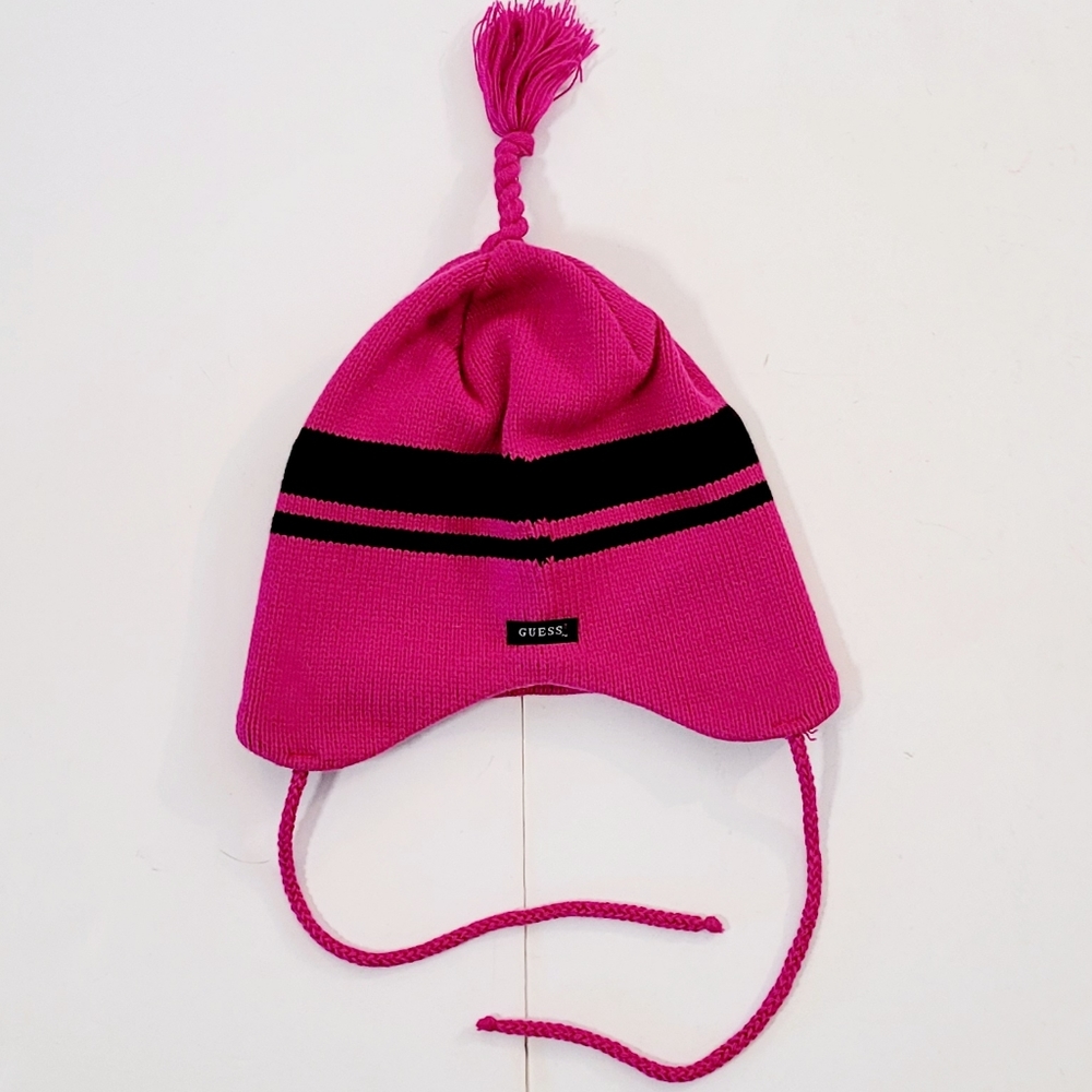 NWOT GuessBeanie with ties